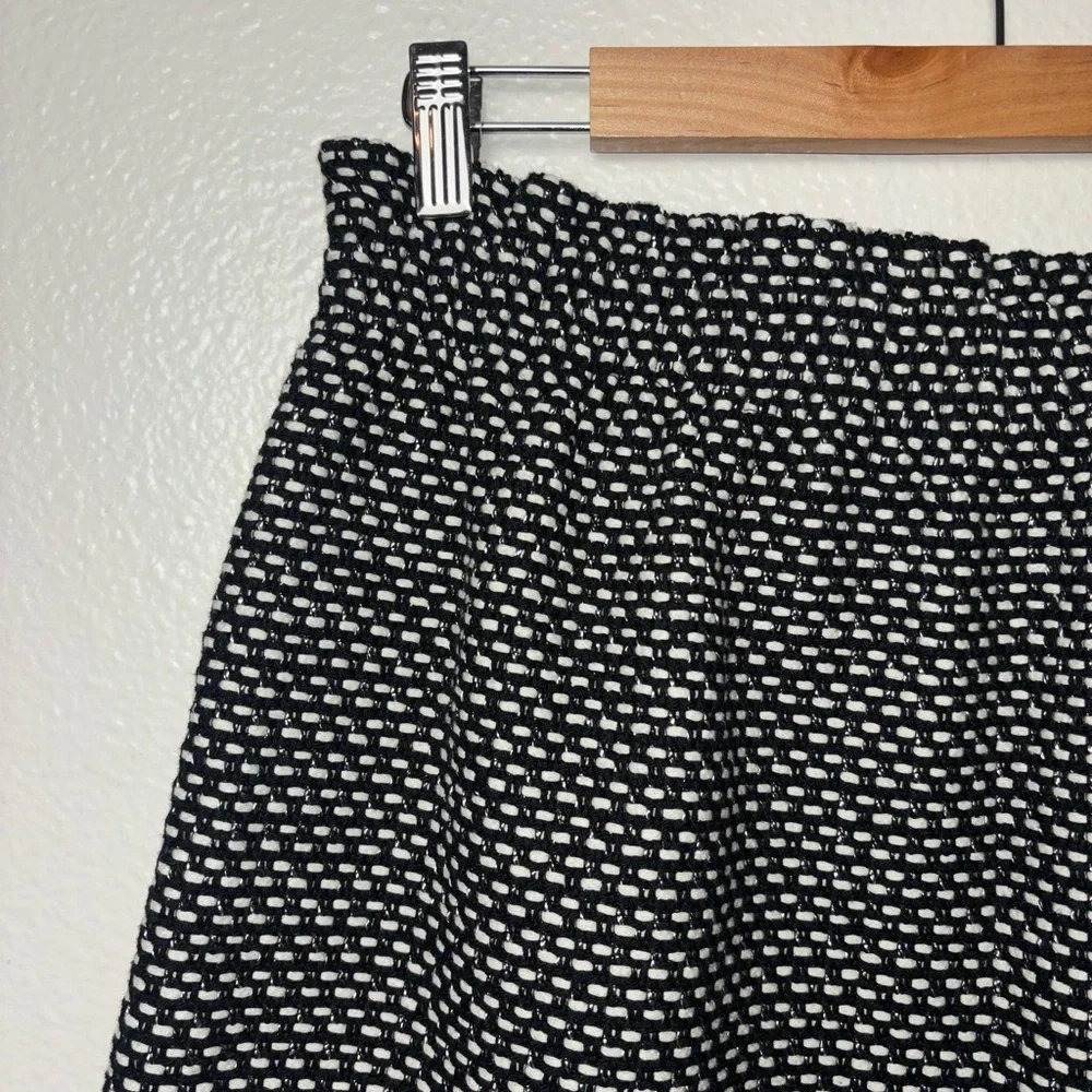 J.Crew Factory Sidewalk Skirt in Jacquard pattern black/white Woman's size 8
